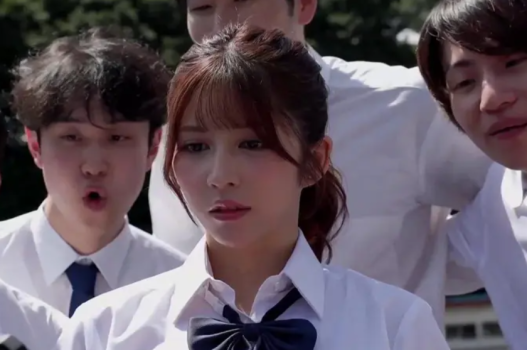 SONE-619 Nữ sinh bị bạn cho uống thuốc kích dục 2025